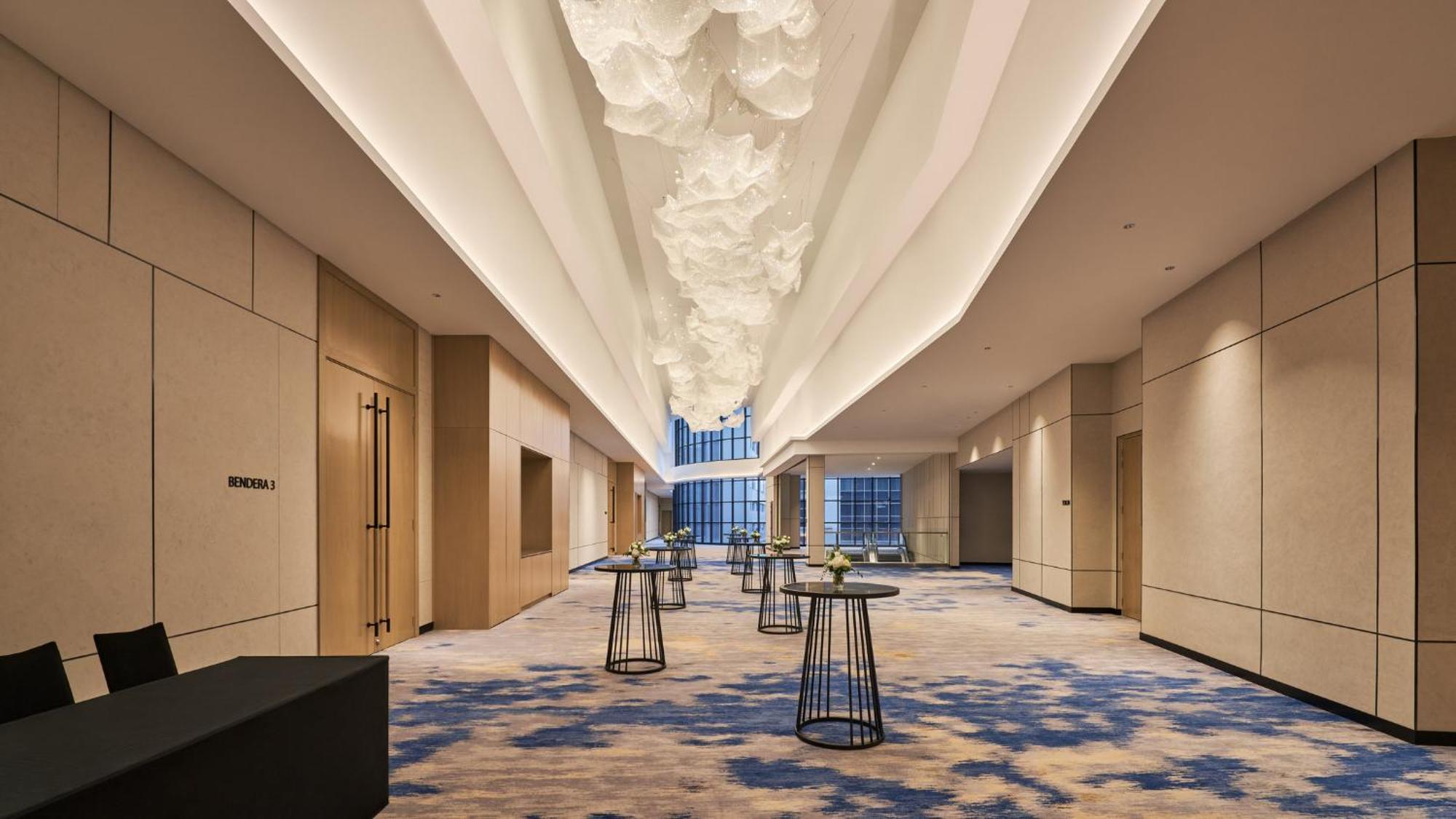 Holiday Inn & Suites Penang Prai By Ihg Bukit Mertajam Extérieur photo